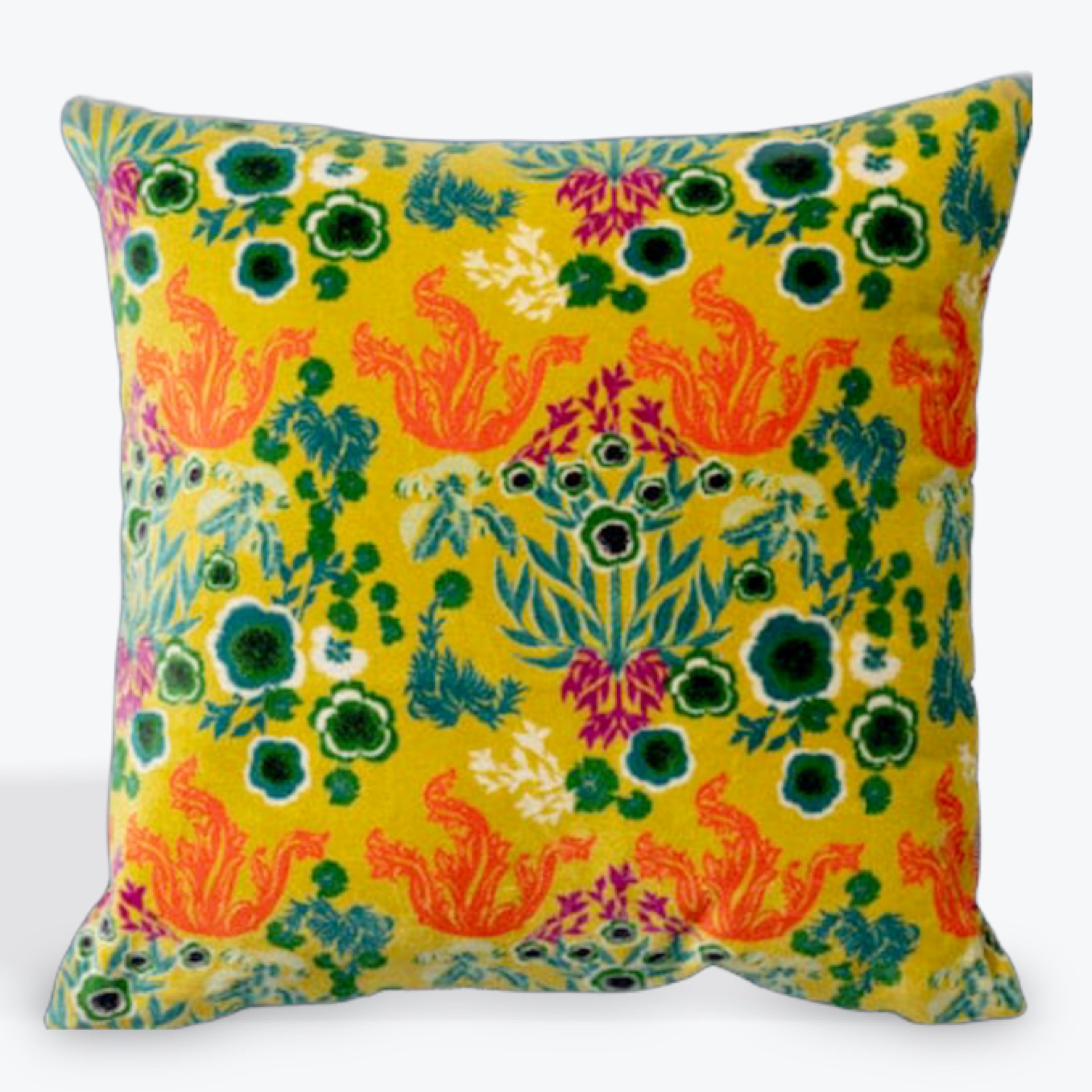 Les Touristes Velvet Cushion 4x4, Swainston Gold
